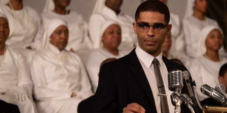 How Kingsley Ben-Adir Crafted His ‘Life-Changing’ Performance as Malcolm X in ‘One Night in Miami’