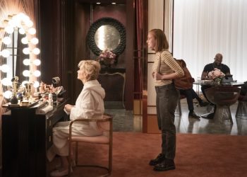 Video: Jean Smart, Hannah Einbinder, and Kaitlin Olson Are Anything But ‘Hacks’