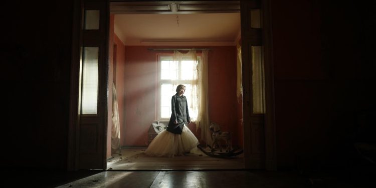 ‘Spencer’ Production Designer Guy Hendrix Dyas on Recreating Sandringham House, Royal Family Christmas