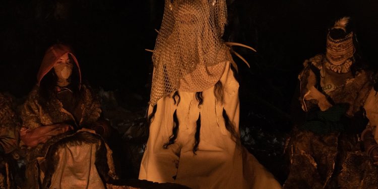 How the ‘Yellowjackets’ Crafts Team Pulled Off These 5 Key Scenes in Season 1