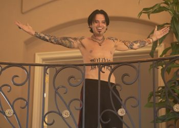 sebastian stan pam and tommy