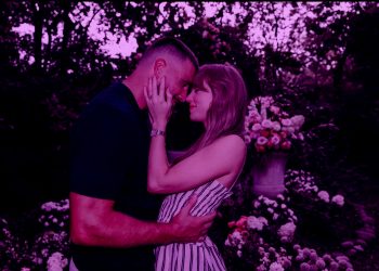 Taylor Swift and Travis Kelce Give us the Love Story Hollywood Won’t